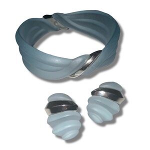 Vintage Avon Frosted Blue Lucite Bracelet & Earring Set